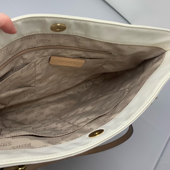 Michael Kors White Monogram Bag with Tan Straps - Picture 5 of 12